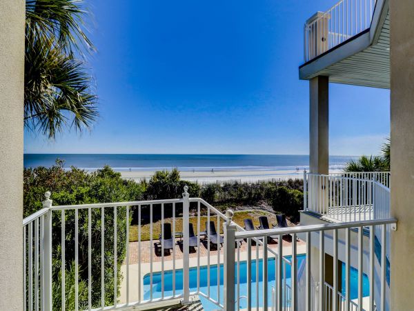 HILTON HEAD 6 BEDROOMS OCEANFRONT SLEEPS 18