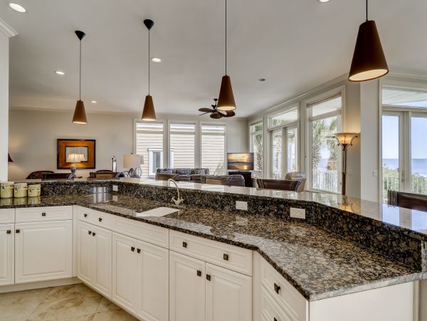 HILTON HEAD 6 BEDROOMS OCEANFRONT SLEEPS 18