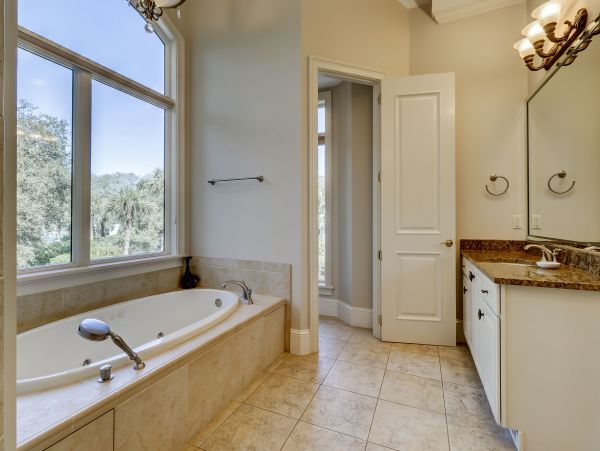 HILTON HEAD 6 BEDROOMS OCEANFRONT SLEEPS 18