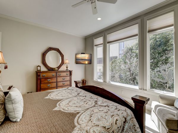 HILTON HEAD 6 BEDROOMS OCEANFRONT SLEEPS 18