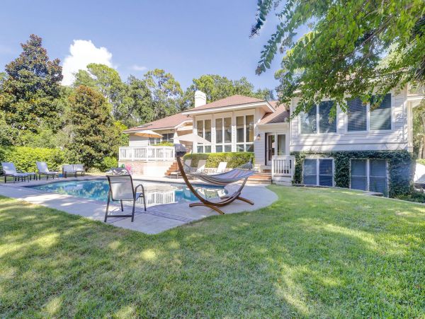 Beautiful 7 Bedroom Luxury Pool Home in Hilton Head