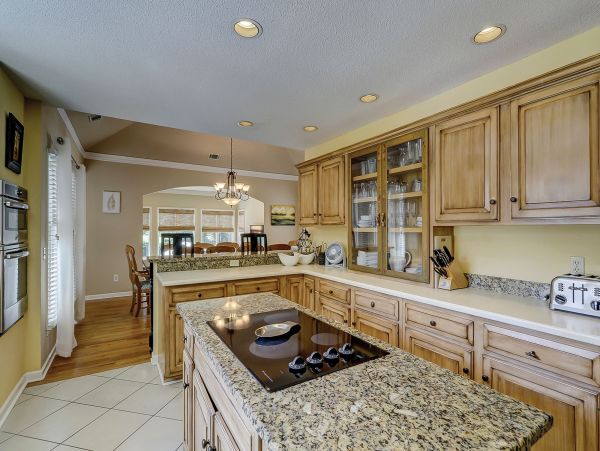 Beautiful 7 Bedroom Luxury Pool Home in Hilton Head