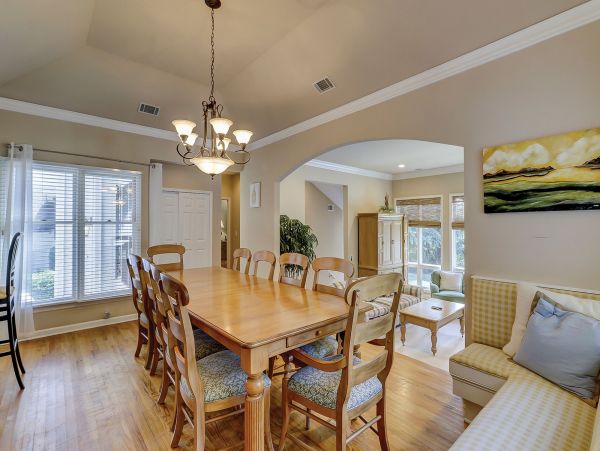 Beautiful 7 Bedroom Luxury Pool Home in Hilton Head