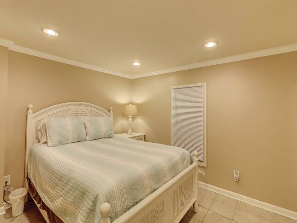 Beautiful 7 Bedroom Luxury Pool Home in Hilton Head