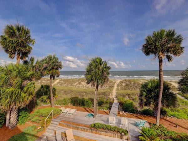 Hilton Head Oceanfront Oasis 6 Bedrooms Plus Loft