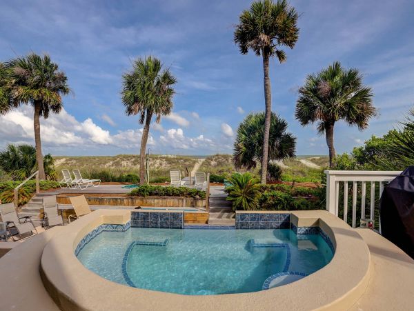Hilton Head Oceanfront Oasis 6 Bedrooms Plus Loft