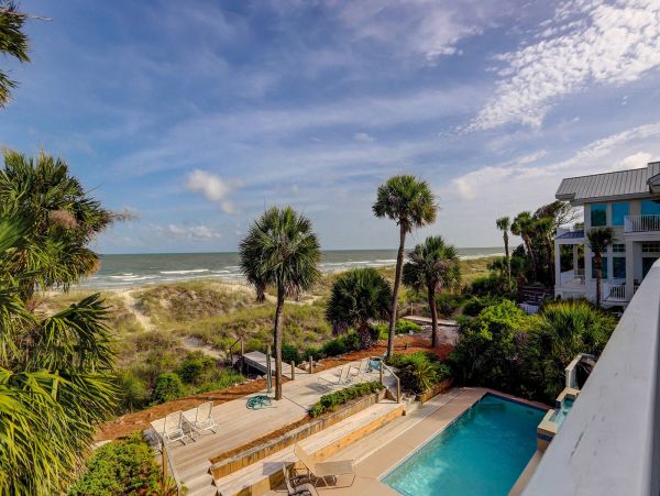 Hilton Head Oceanfront Oasis 6 Bedrooms Plus Loft