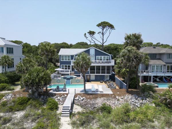 Hilton Head Oceanfront Oasis 6 Bedrooms Plus Loft