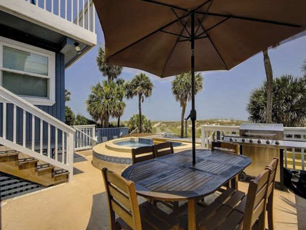 Hilton Head Oceanfront Oasis 6 Bedrooms Plus Loft