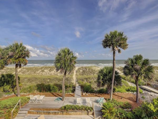 Hilton Head Oceanfront Oasis 6 Bedrooms Plus Loft