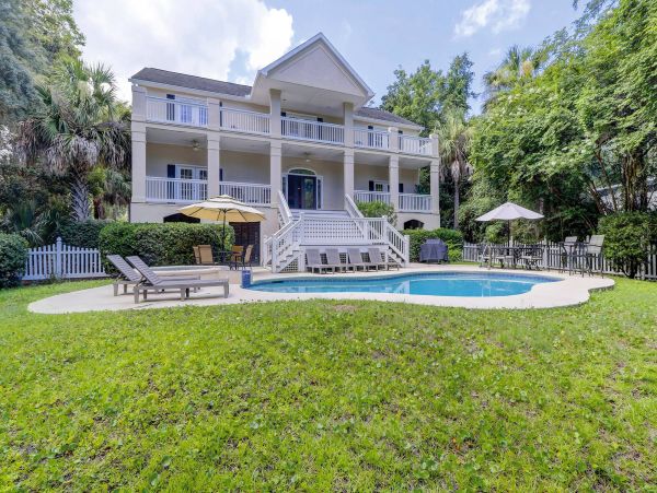 One Block to Beach 6 Bedroom Pool Home