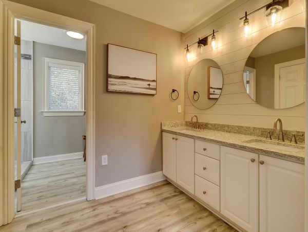One Block to Beach 6 Bedroom Pool Home