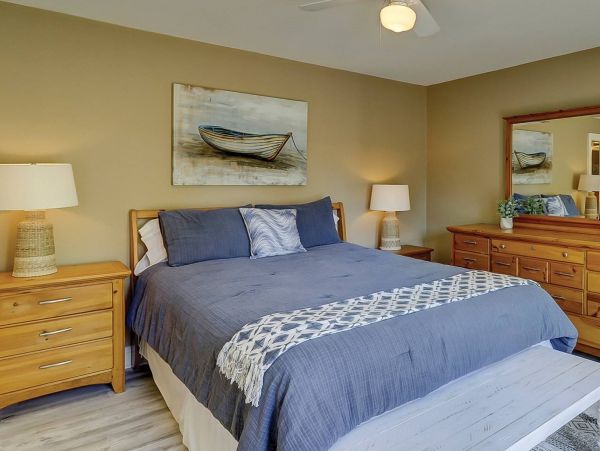 One Block to Beach 6 Bedroom Pool Home