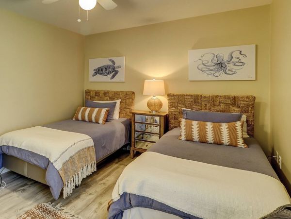 One Block to Beach 6 Bedroom Pool Home