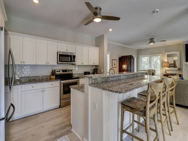 One Block to Beach 6 Bedroom Pool Home