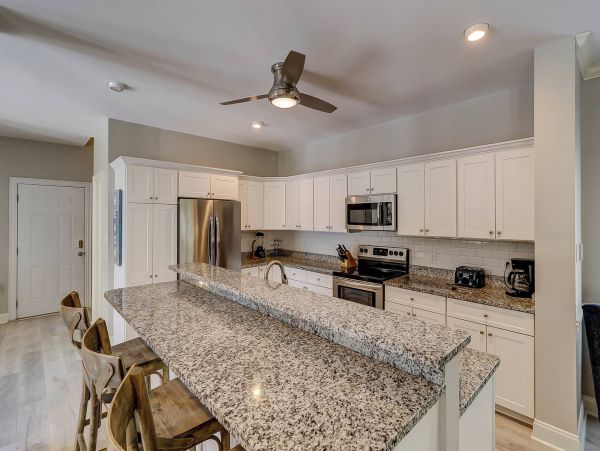 One Block to Beach 6 Bedroom Pool Home