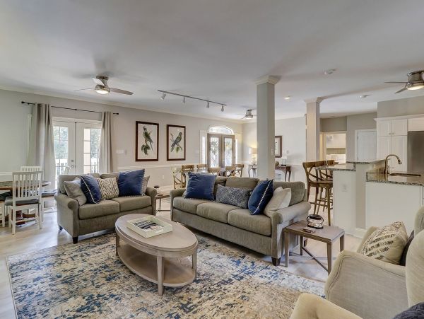 One Block to Beach 6 Bedroom Pool Home
