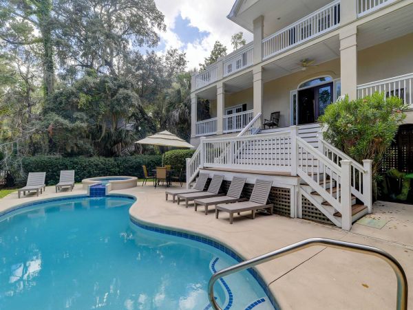 One Block to Beach 6 Bedroom Pool Home