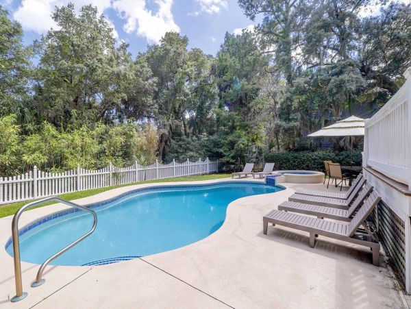 One Block to Beach 6 Bedroom Pool Home