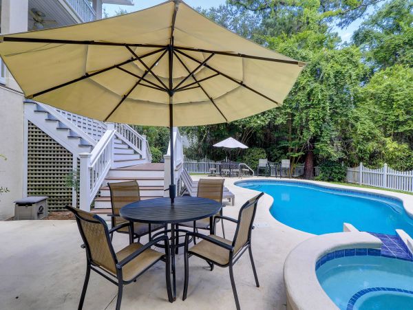 One Block to Beach 6 Bedroom Pool Home