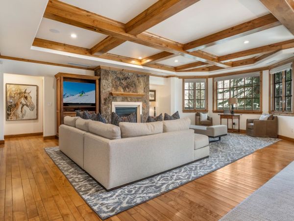 Luxury & Comfort 4 Bedroom Beaver Creek Vacation Residence