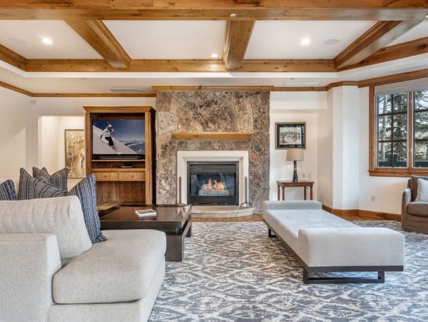 Luxury & Comfort 4 Bedroom Beaver Creek Vacation Residence