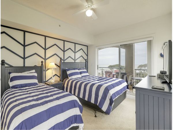 Oceanview Villa in Hilton Head Island: Sleeps 7, Pool Access