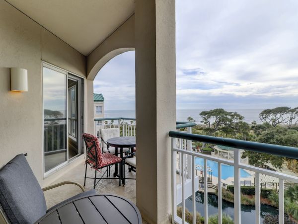 Oceanview Villa in Hilton Head Island: Sleeps 7, Pool Access
