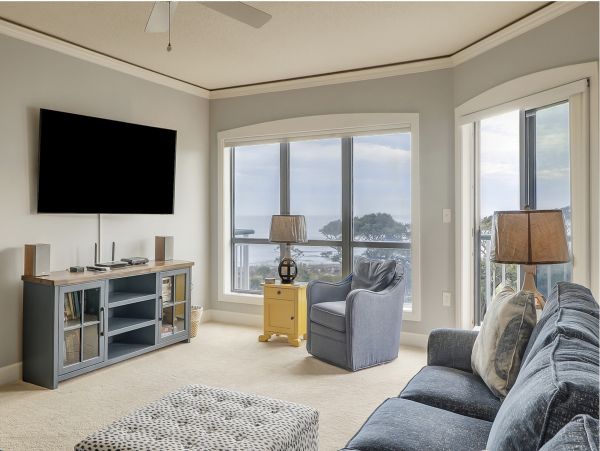 Oceanview Villa in Hilton Head Island: Sleeps 7, Pool Access