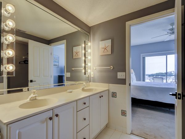 Oceanview Villa in Hilton Head Island: Sleeps 7, Pool Access