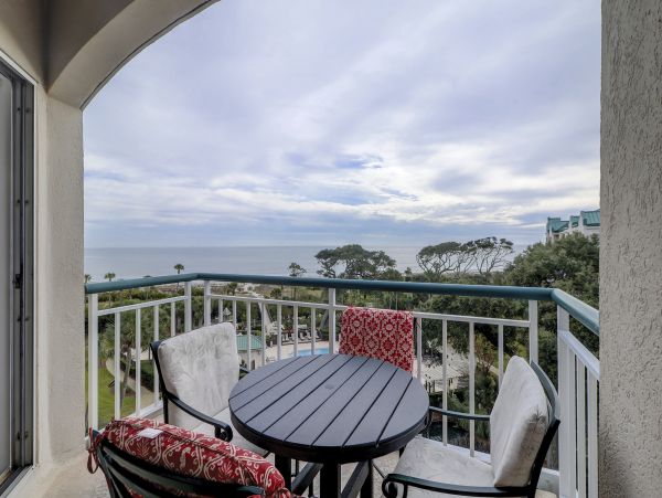 Oceanview Villa in Hilton Head Island: Sleeps 7, Pool Access