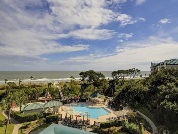 Oceanview Villa in Hilton Head Island: Sleeps 7, Pool Access