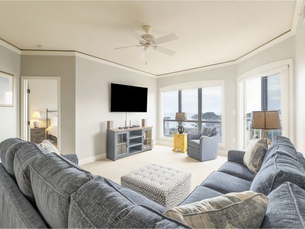 Oceanview Villa in Hilton Head Island: Sleeps 7, Pool Access