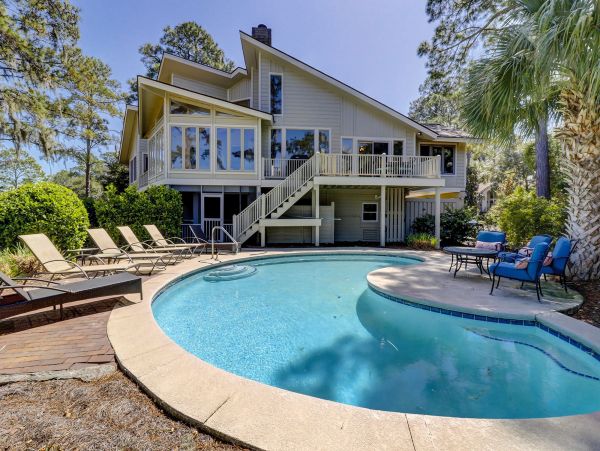 Walk To Beach, 6 Bed & 6 Baths Property