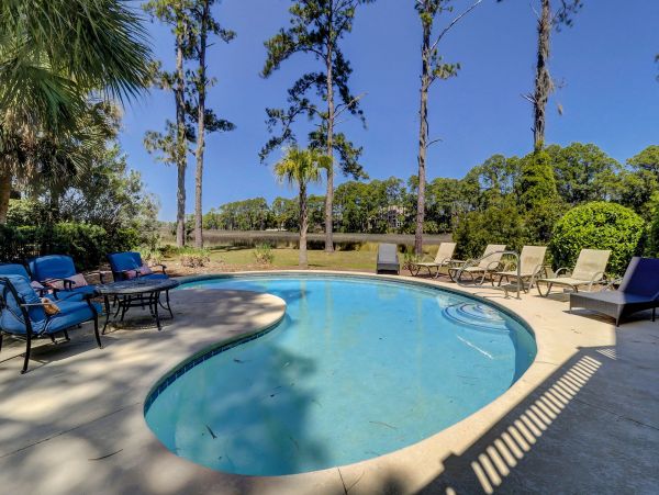 Walk To Beach, 6 Bed & 6 Baths Property