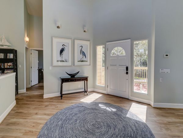 Walk To Beach, 6 Bed & 6 Baths Property