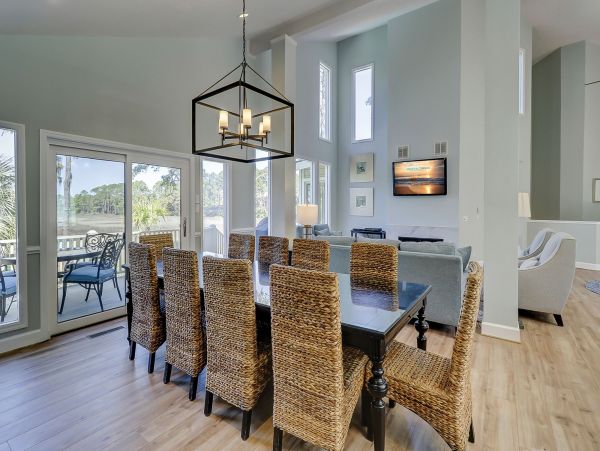 Walk To Beach, 6 Bed & 6 Baths Property