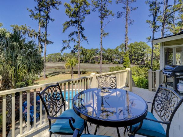 Walk To Beach, 6 Bed & 6 Baths Property