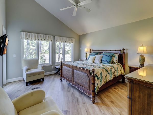 Walk To Beach, 6 Bed & 6 Baths Property