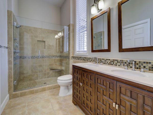 Walk To Beach, 6 Bed & 6 Baths Property