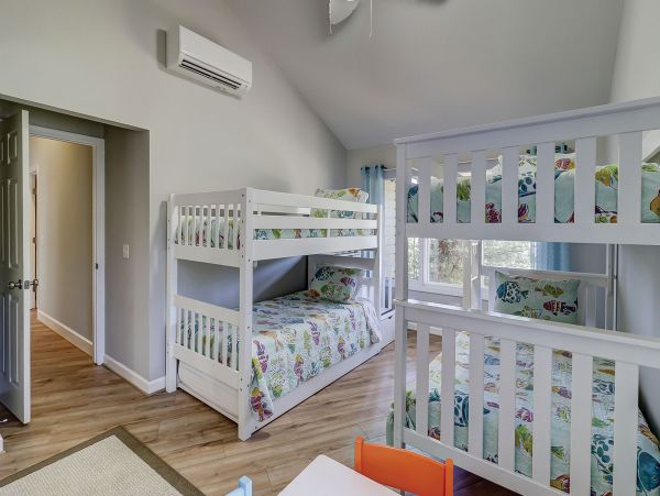 Walk To Beach, 6 Bed & 6 Baths Property