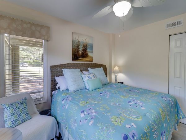 Walk To Beach, 6 Bed & 6 Baths Property