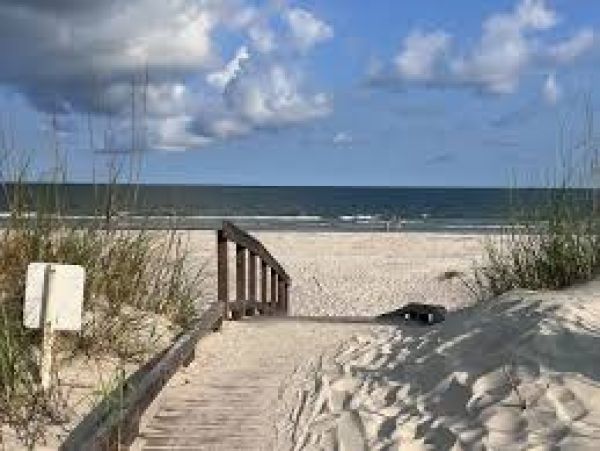 Walk To Beach, 6 Bed & 6 Baths Property