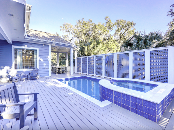 Spacious, Island Style 7 Bedroom Vacation Home Walk to Beach