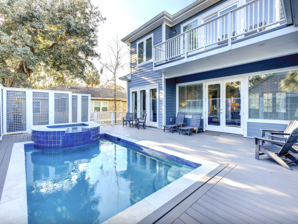 Spacious, Island Style 7 Bedroom Vacation Home Walk to Beach