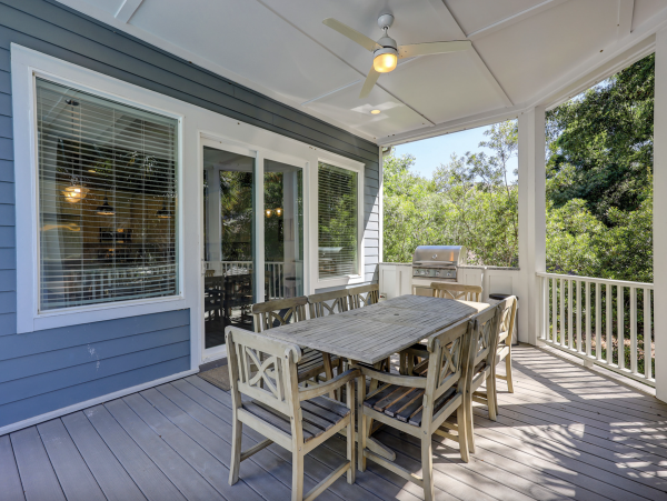 Spacious, Island Style 7 Bedroom Vacation Home Walk to Beach