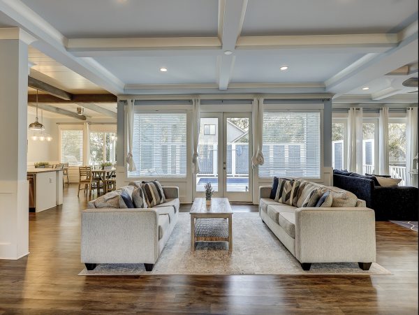 Spacious, Island Style 7 Bedroom Vacation Home Walk to Beach