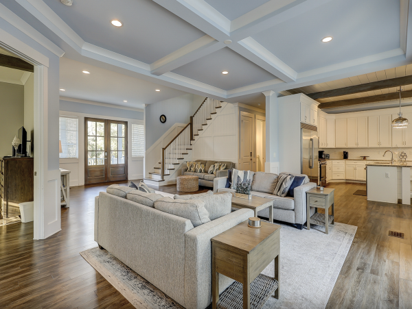 Spacious, Island Style 7 Bedroom Vacation Home Walk to Beach