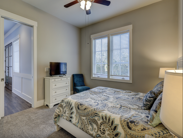 Spacious, Island Style 7 Bedroom Vacation Home Walk to Beach