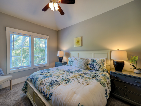 Spacious, Island Style 7 Bedroom Vacation Home Walk to Beach